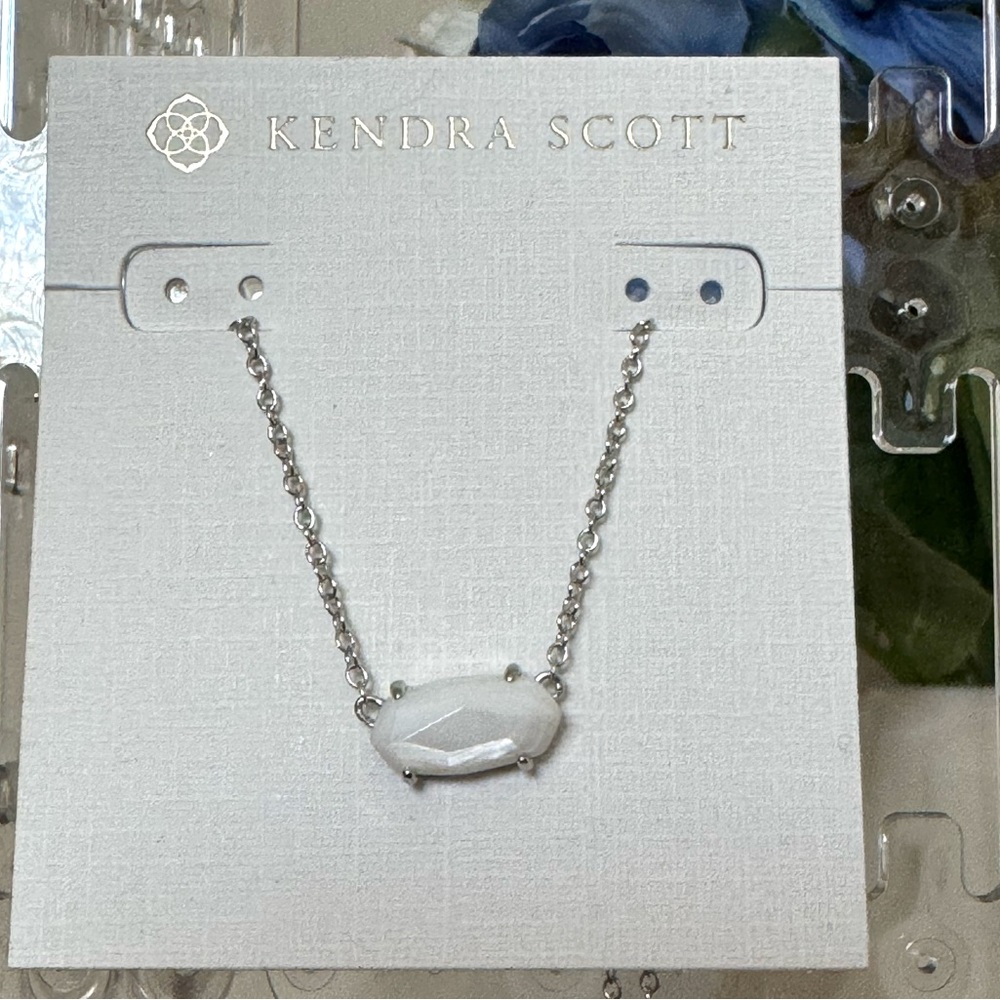 NWT Silver Kendra Scott Ever Necklace in Mother of Pearl
